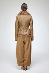 Estela - Kamelbraune Lammfelljacke