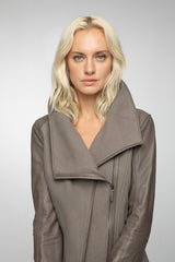 Graue Wolljacke