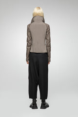 Graue Wolljacke