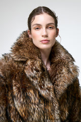 Rhea - Dunkelbrauner Lammfellmantel