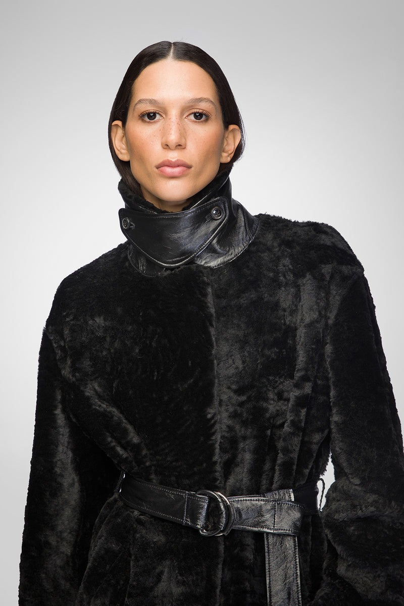 Gabrielle - Schwarzer Shearling-Mantel